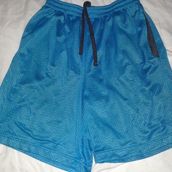 Blue basketball shorts - Picture 2 of 2